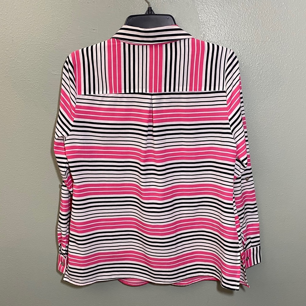 Button-Up Blouse - Picture 2 of 3